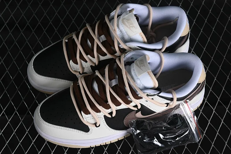 All categories Nk SB Dunk series Nk SB Dunk Low low-top sneakers Nk Dunk Low chestnut letters high street black and brown deconstruction SB strap low-top casual sneakers DV0831-003